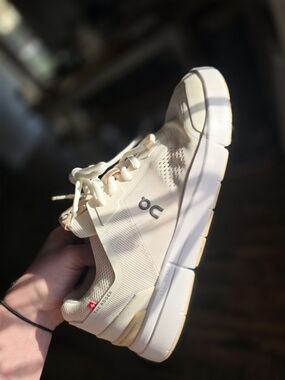 On Running Neutral Trainer in Sand And Light Ivory